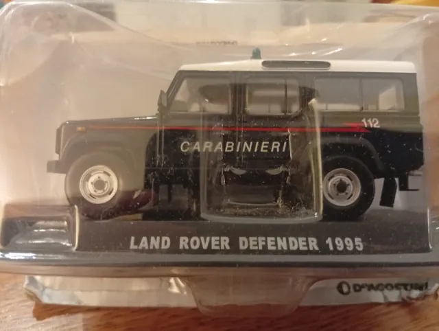Land Rover Defender.1995.Carabinieri. Modellino.