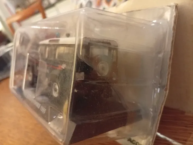 Land Rover Defender.1995.Carabinieri. Modellino.