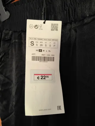 Pantalón colección trf Zara