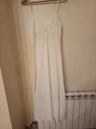 conjunto de camisón y bata.