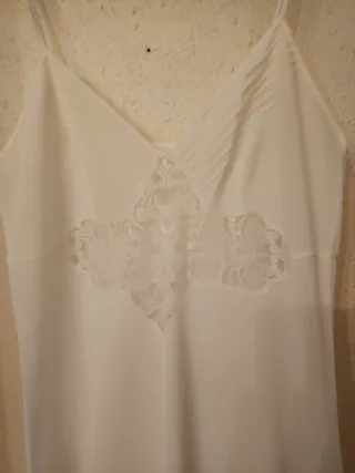 conjunto de camisón y bata.