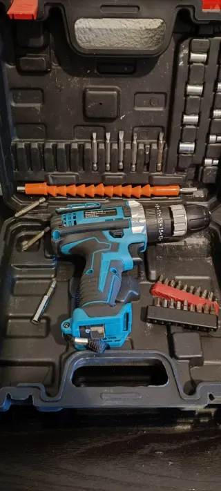 Taladro Atornillador le falta la batería