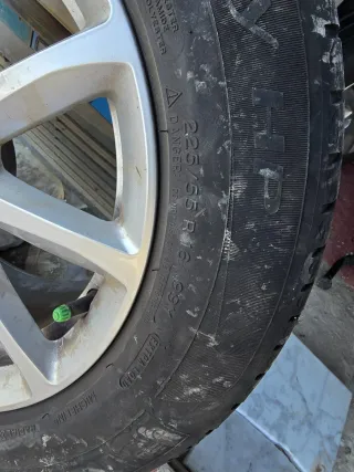 Cuatro Llantas de aleación