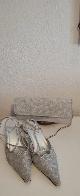 Bolso de fiesta en color plata.