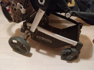 Carro de bebé equipado completo