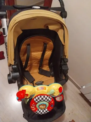 Carro de bebé equipado completo