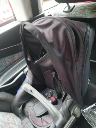 Carro de bebé equipado completo