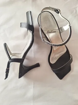 Sandalias Santino Negras, con tirita de brillantes