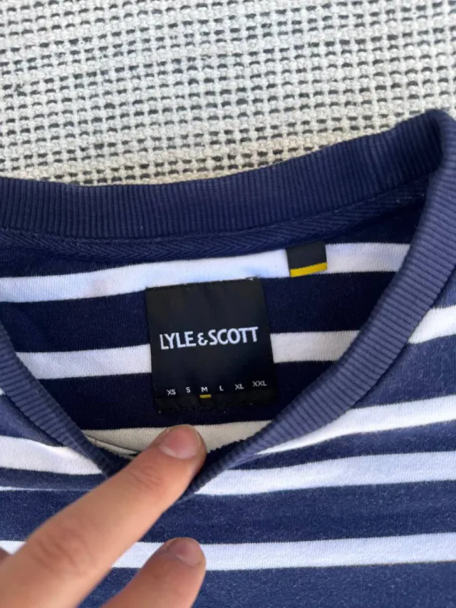 Sudadera Lyle & Scott rayas azul y blanco
