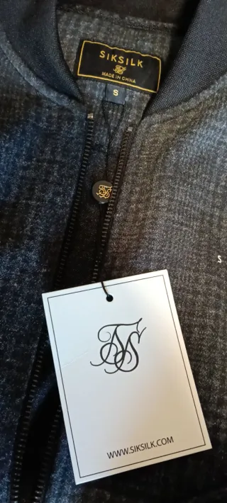 Chaqueta SikSilk gris y negra