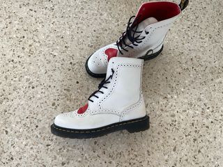 Botas Dr. Martens Edición Especial Blancas.