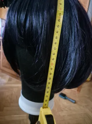 Peluca negra con reflejos morados, estilo Midari.