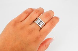 Anillo De Oro Blanco De 18K.. Ref: 069-01-00502