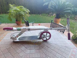 2 Patinetes Oxelo Mid 9 de Decatlón. Rojo Blanco