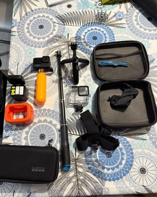 GoPro Hero 11 Black e molti accessori