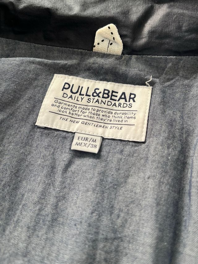 Chubasquero Pull&Bear Negro