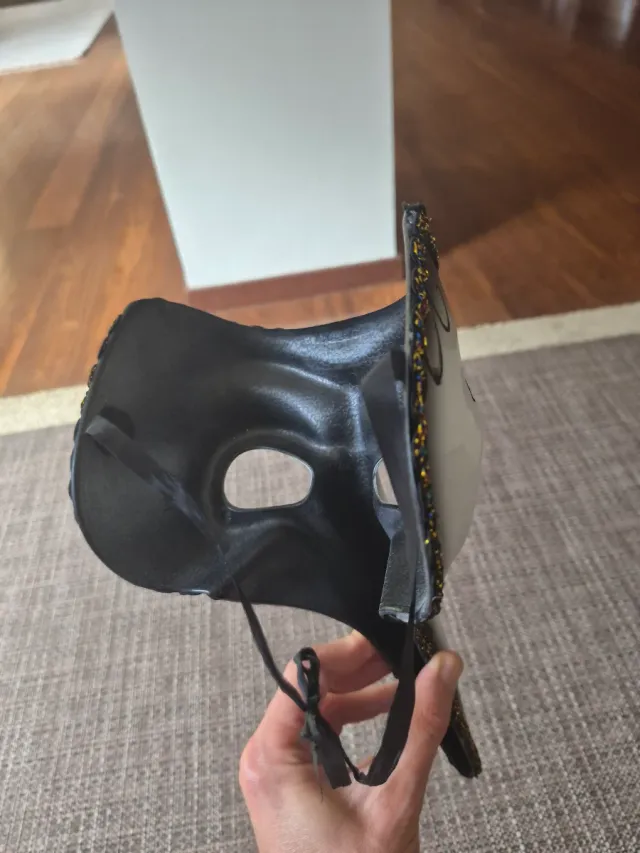 Máscara Veneciana Original Blanca y Dorada