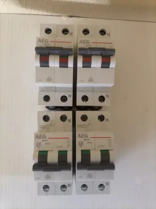 Magnetotérmicos AEG (4 unidades)