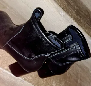 Stivaletti neri in pelle