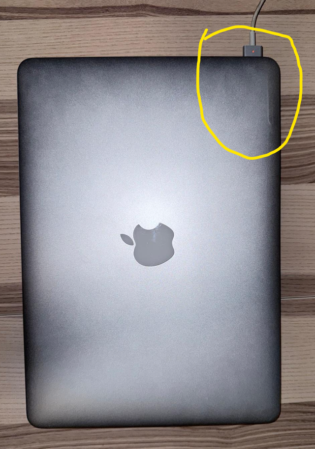 MacBook Air 13” (2017) i5 8GB RAM 512GB SSD