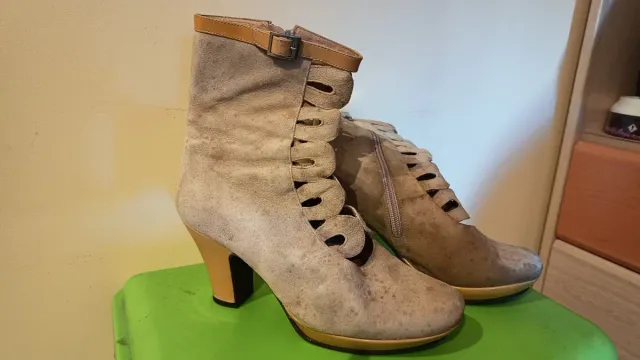 Botas Beige/Marrón con Tiras y Tacón