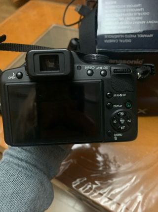 Cámara Panasonic Lumix FZ45 con caja
