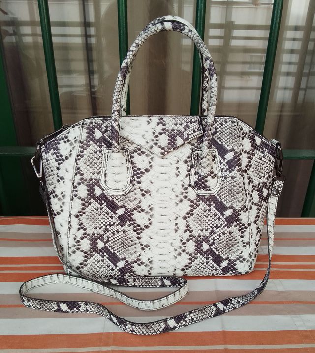 Bolso Italiano de piel.