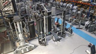 EQUIPAMIENTO GIMNASIO