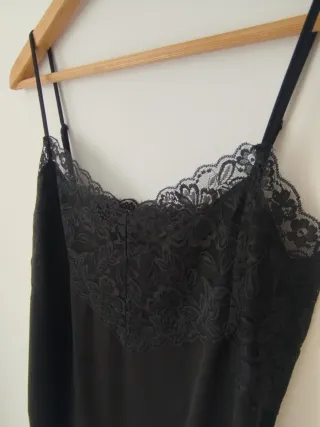 Camiseta tirantes encaje negro