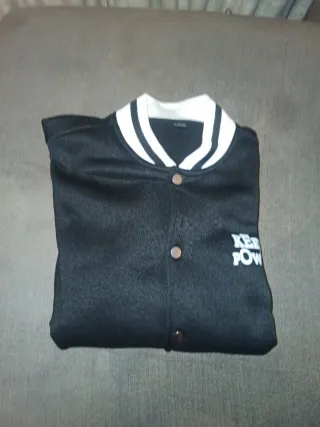 Cazadora University Negra y Blanca