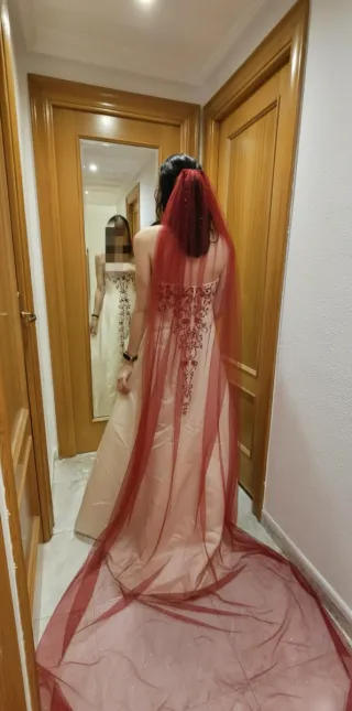 Velo de Novia Granate con Brillo