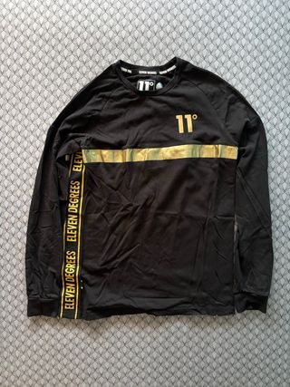 Camiseta manga larga Eleven Degrees negra y dorada