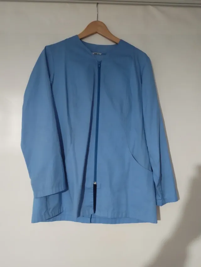 Conjunto sanitario chaqueta y pantalón azul