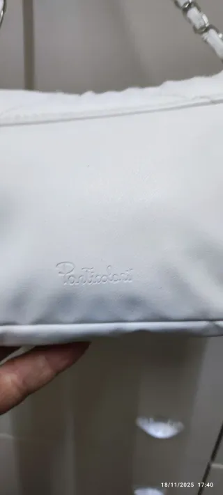 Borsetta bianca a tracolla con chiusura