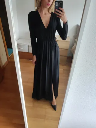 Vestido largo negro con abertura