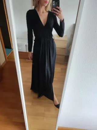 Vestido largo negro con abertura