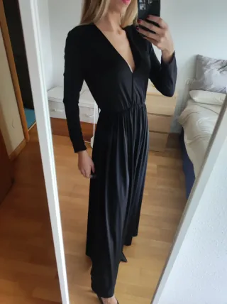 Vestido largo negro con abertura
