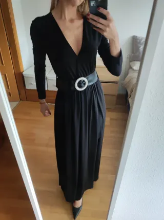 Vestido largo negro con abertura