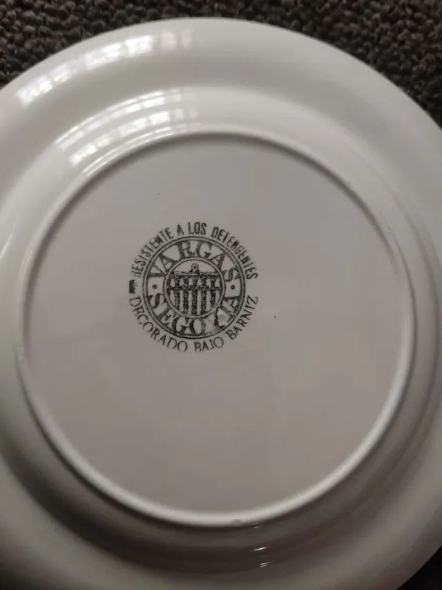 16 piatti in ceramica Gil Vargas Segovia 18 cm