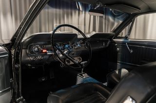 FORD MUSTANG 302 HARDTOP 1965 CLASICO