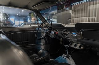 FORD MUSTANG 302 HARDTOP 1965 CLASICO