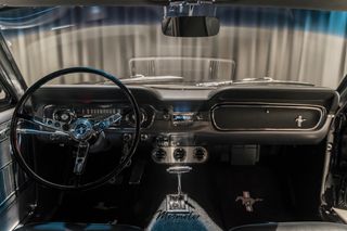 FORD MUSTANG 302 HARDTOP 1965 CLASICO