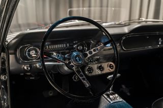 FORD MUSTANG 302 HARDTOP 1965 CLASICO