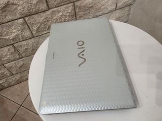 SONY VAIO QUAD I5 15 " Laptop   i3 - 8 GB ram ssd