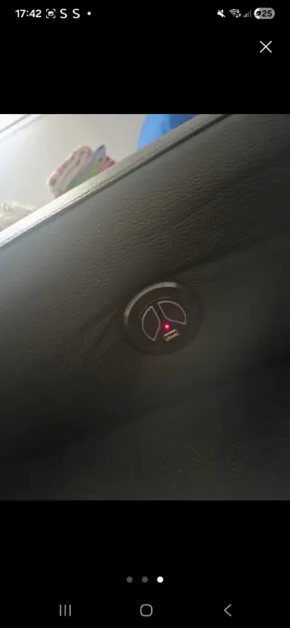 Sofá de cuero negro