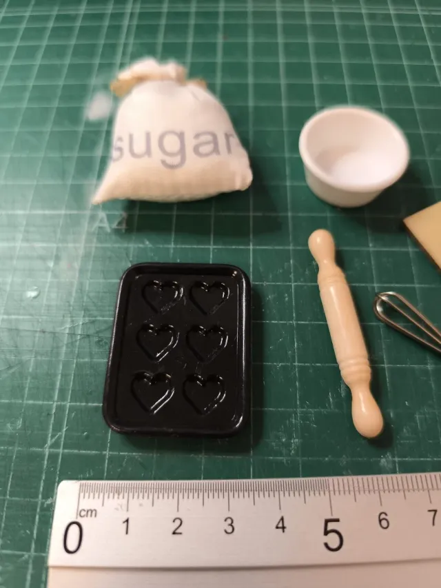 Accessori da cucina in miniatura per case delle bambole