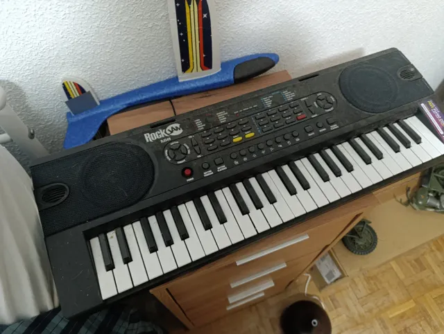 Teclado RockJam RJ549 con caja y complementos