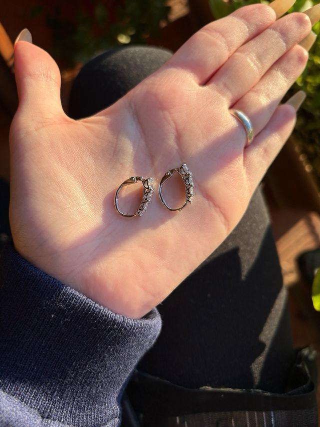 Pendientes de aro de plata y moissanita