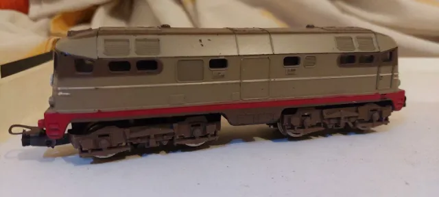 Locomotora y vagones escala H0