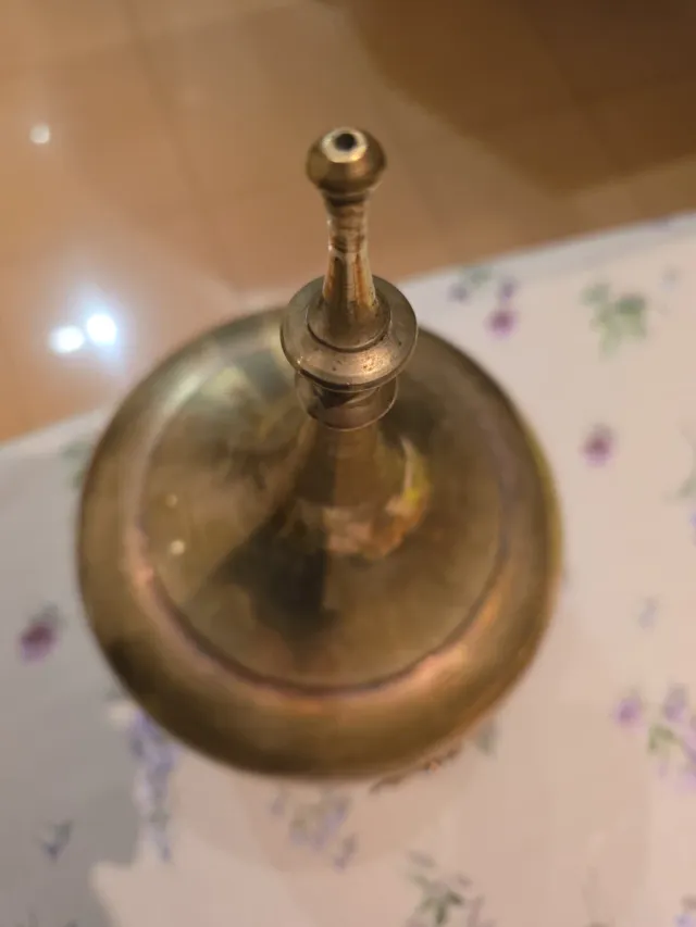 Caja de latón con tapa